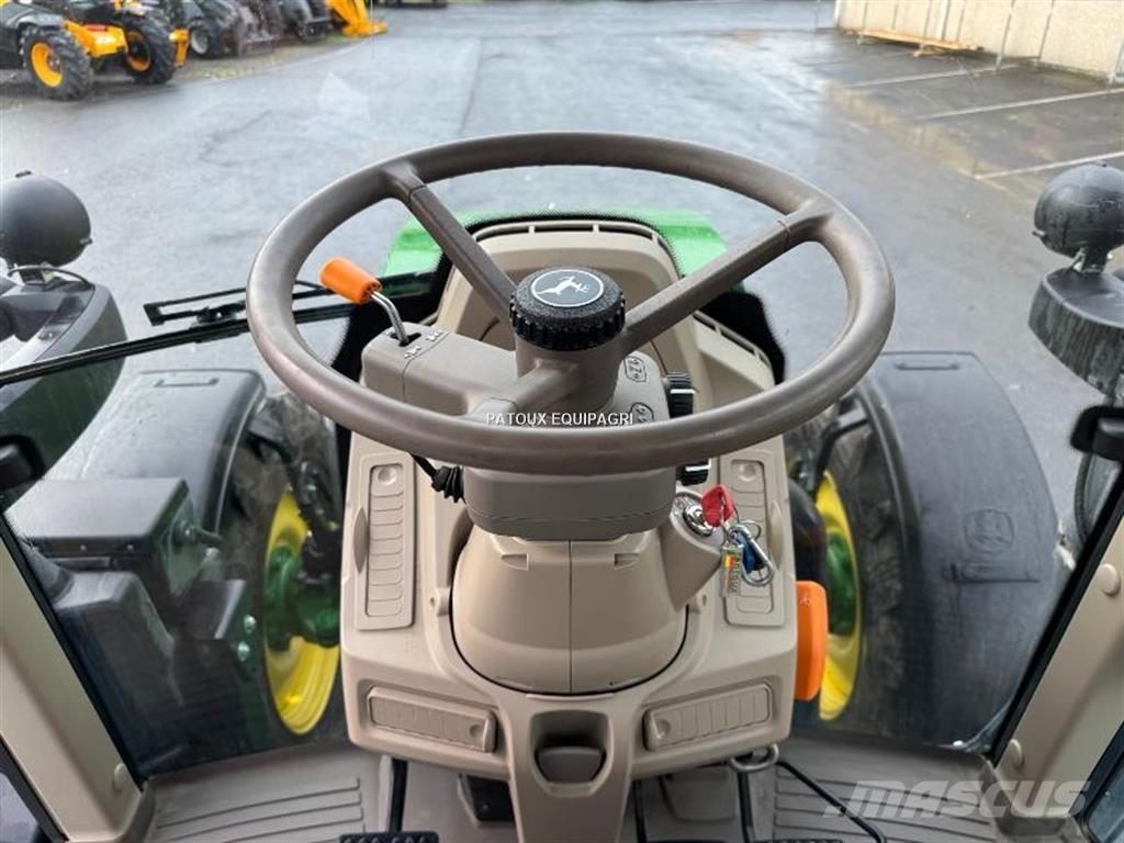 John Deere 6120M Traktoriai