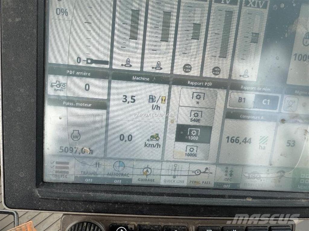 John Deere 6215R Traktoriai