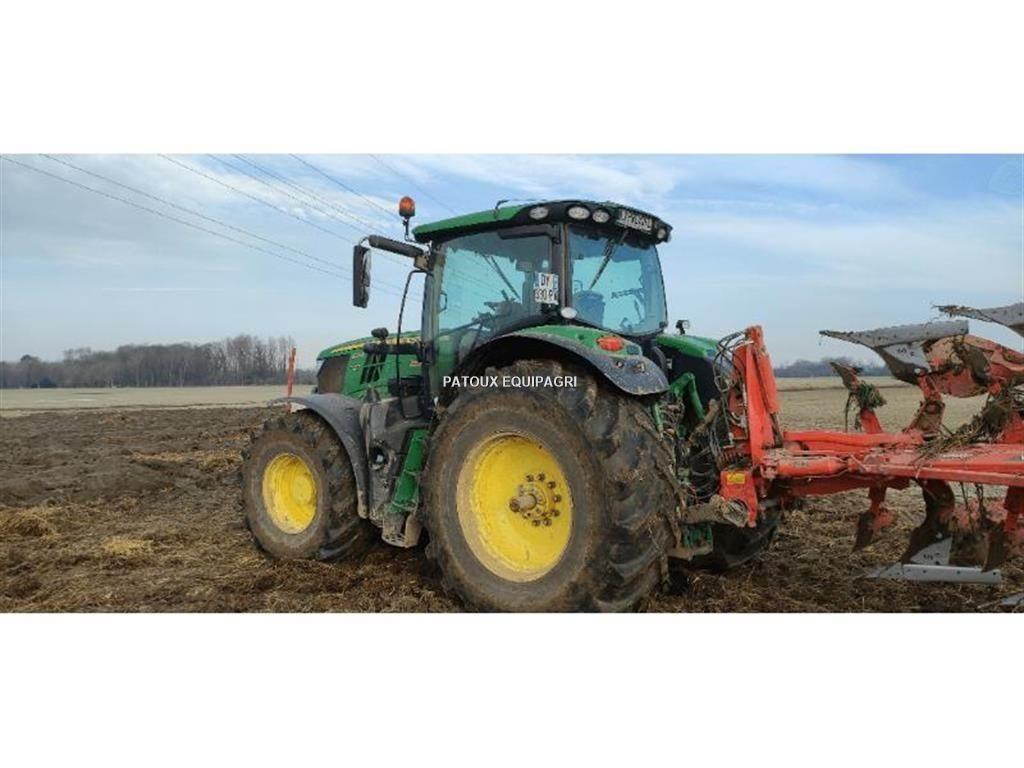 John Deere 6215R Traktoriai