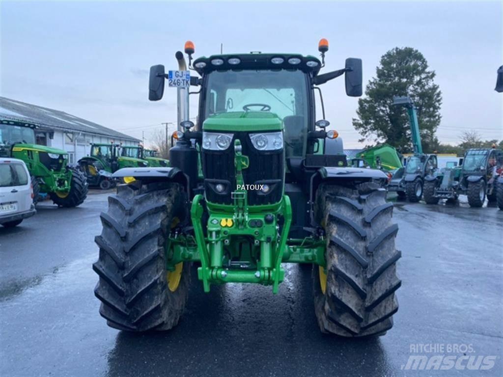 John Deere 6R215 Traktoriai