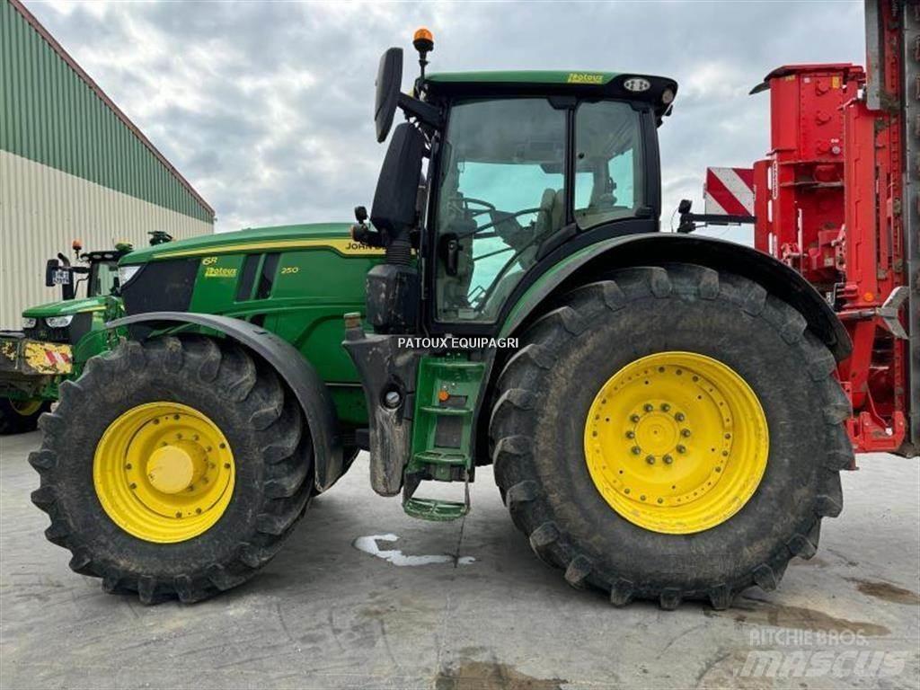John Deere 6R250 Traktoriai