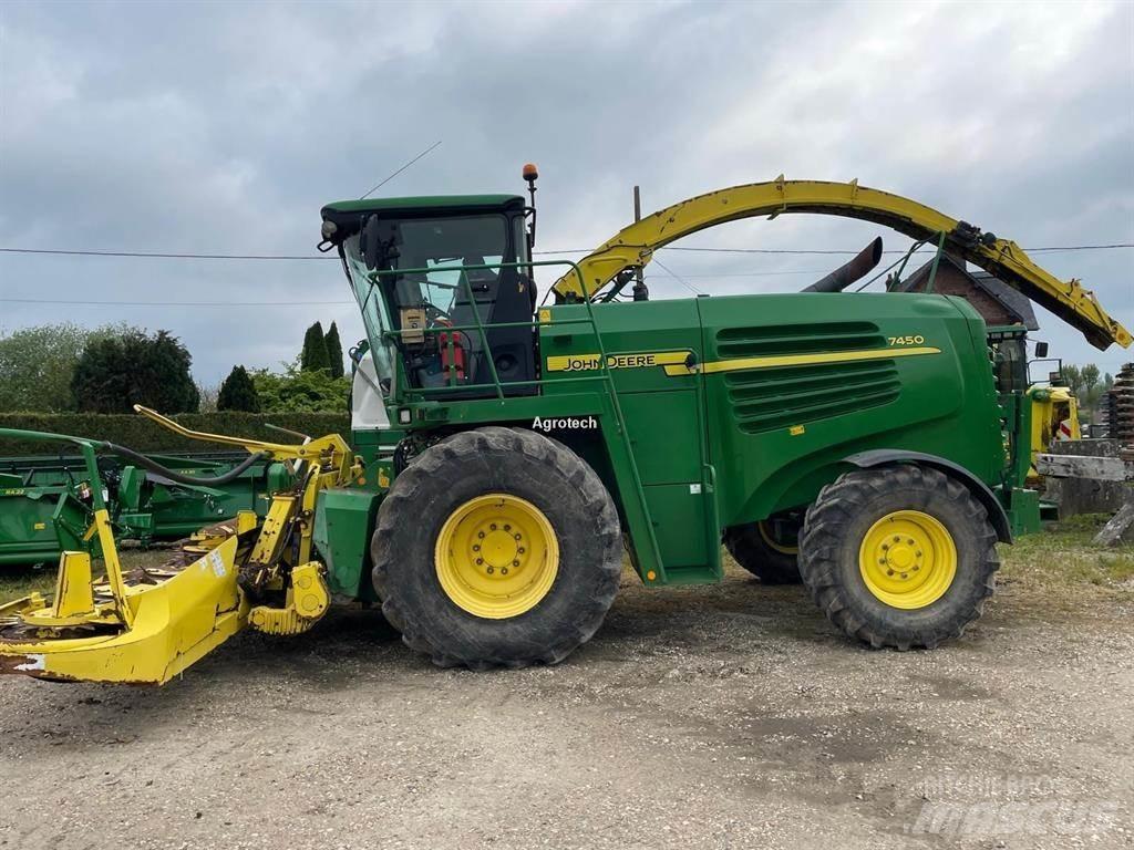 John Deere 7450 Pašarų kombainai