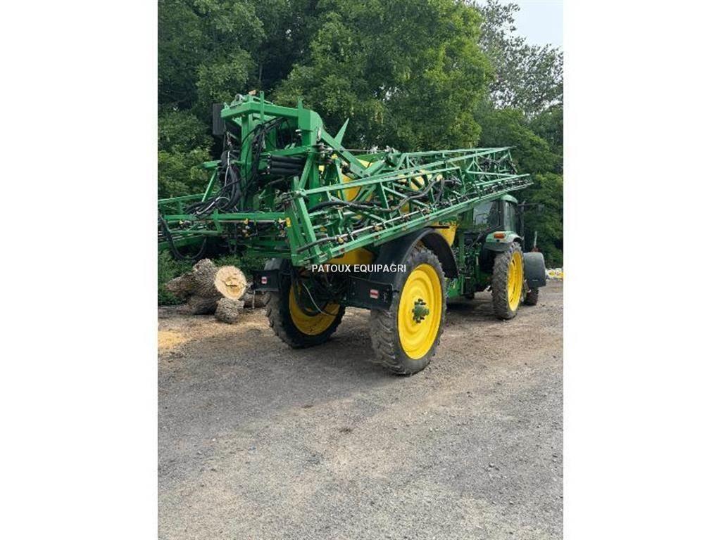 John Deere 840 Prikabinami purkštuvai