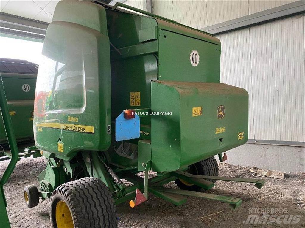 John Deere 864 Ritinių presai
