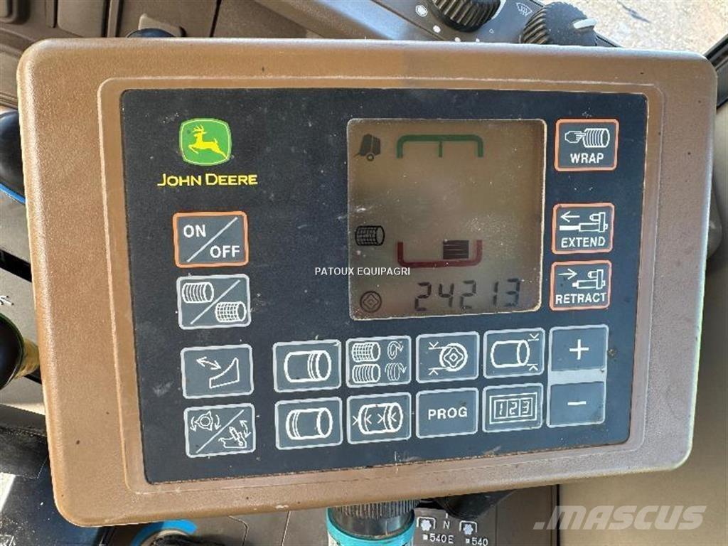 John Deere 864 Ritinių presai