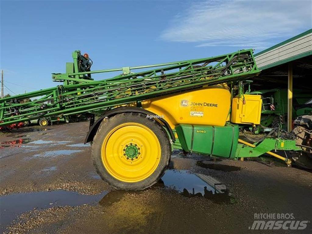 John Deere M740 Prikabinami purkštuvai