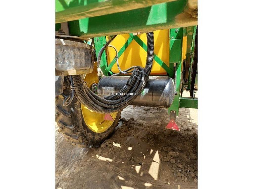 John Deere M740i Prikabinami purkštuvai