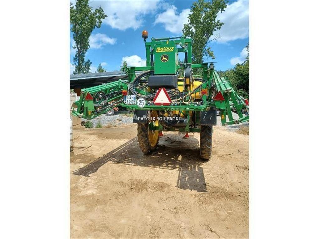 John Deere M740i Prikabinami purkštuvai
