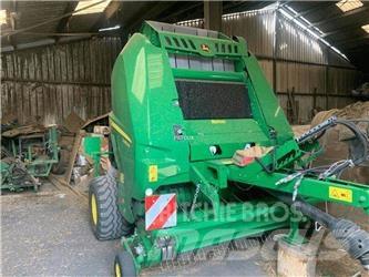 John Deere V461M Ritinių presai