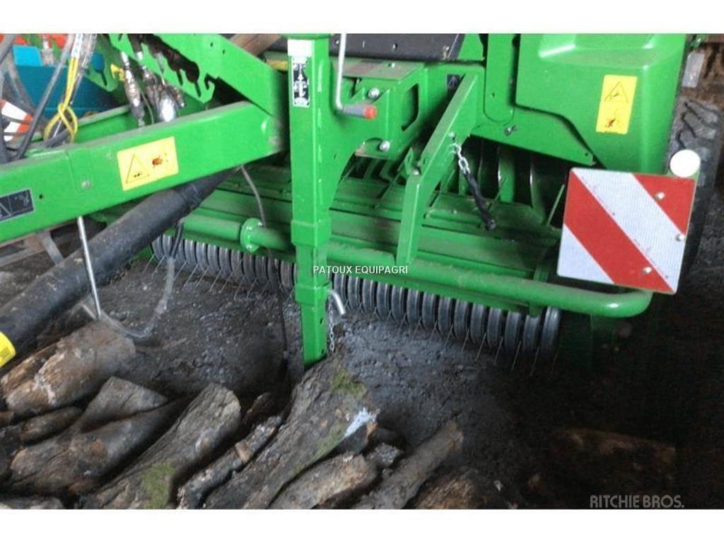 John Deere V461M Ritinių presai