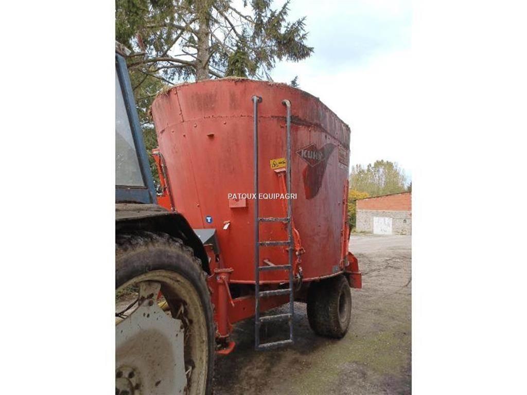 Kuhn 1070 Pašarų maišytuvai-dalytuvai