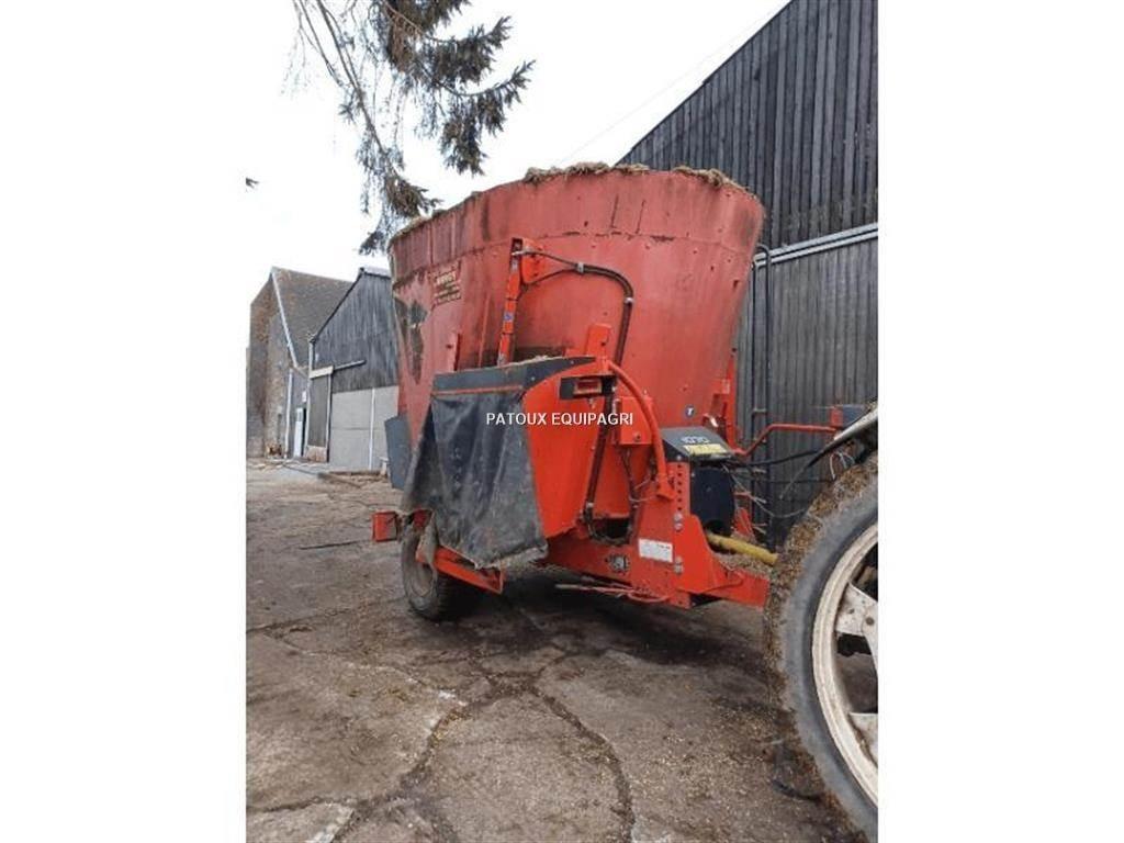 Kuhn 1070 Pašarų maišytuvai-dalytuvai