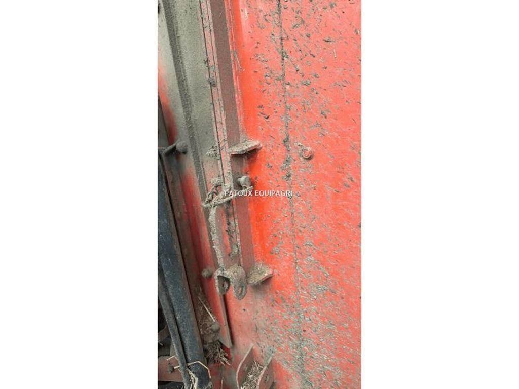 Kuhn 1870 Pašarų maišytuvai-dalytuvai