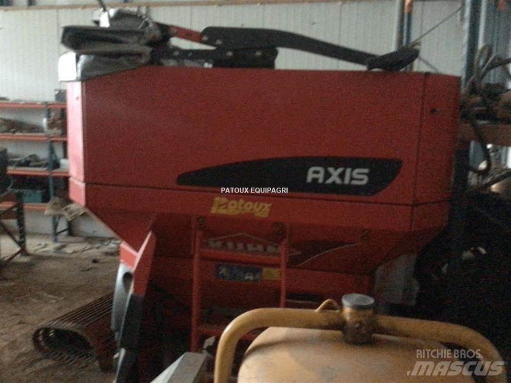 Kuhn AXIS50.1W Mineralinių trąšų barstytuvai