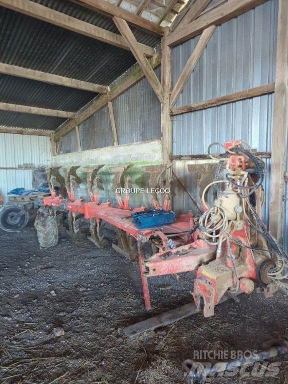 Kuhn VM 180 Standartiniai plūgai