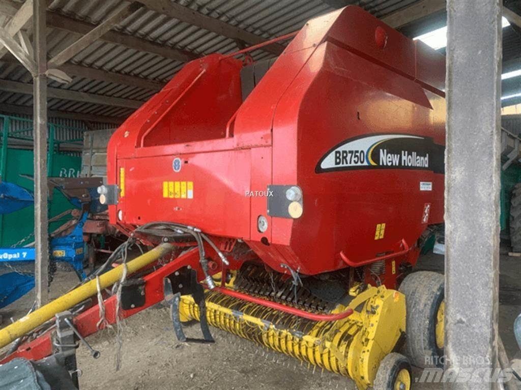 New Holland BR750 Ritinių presai