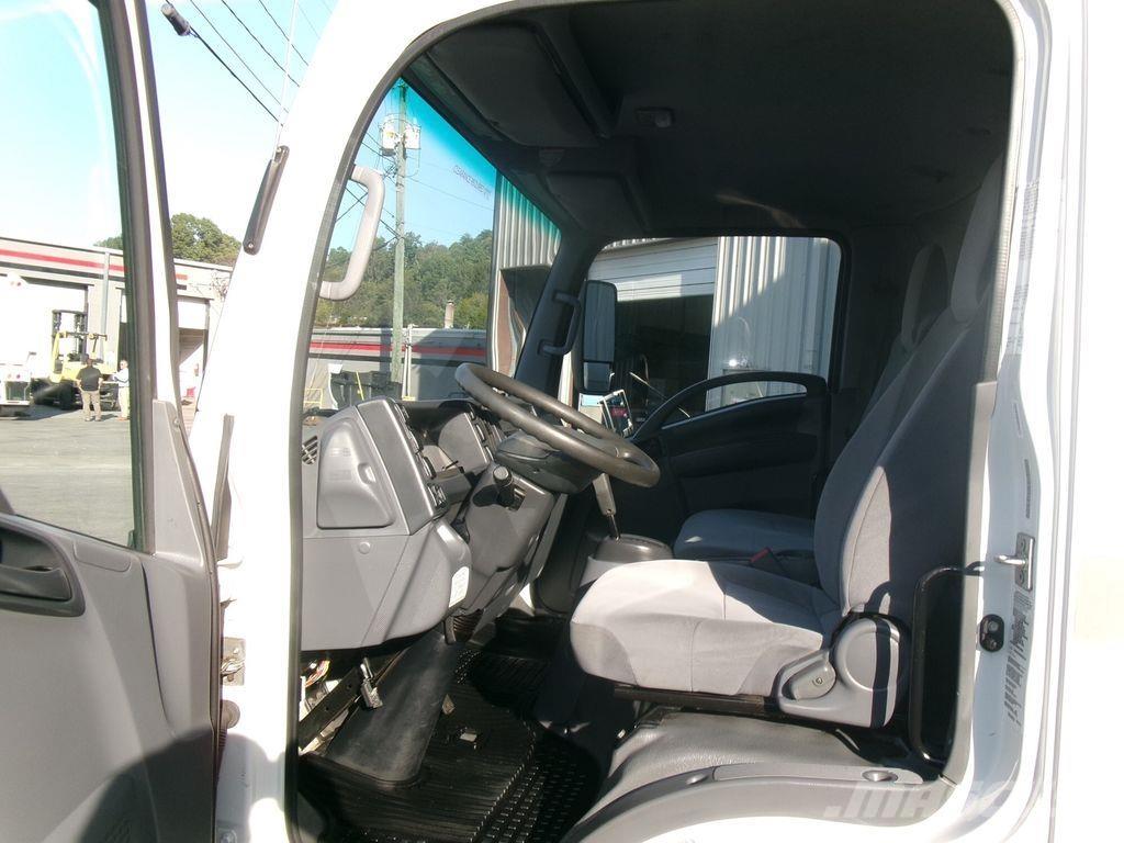 Isuzu NPR Sunkvežimiai su dengtu kėbulu