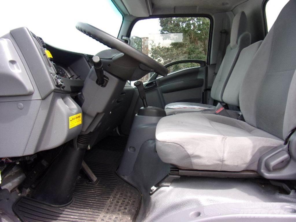 Isuzu NPR HD Sunkvežimiai su dengtu kėbulu