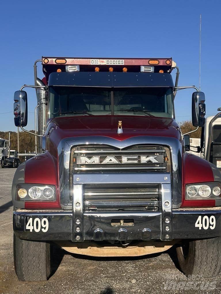 Mack GR104FR Savivarčių priekabų vilkikai
