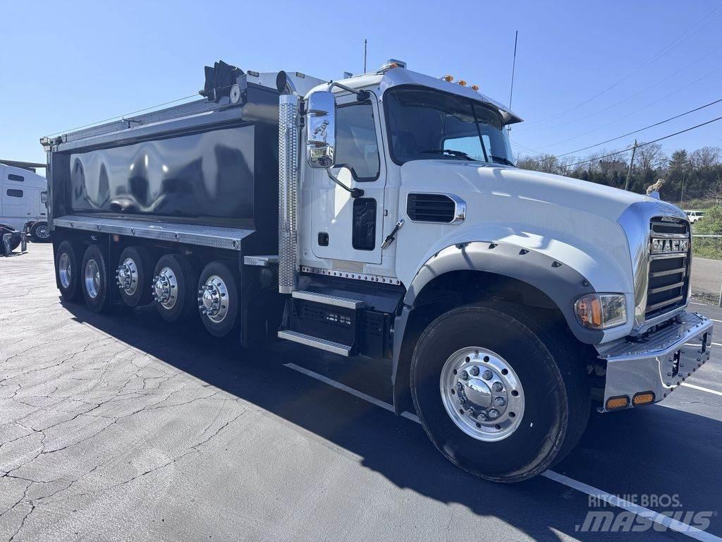 Mack GR64F Savivarčių priekabų vilkikai