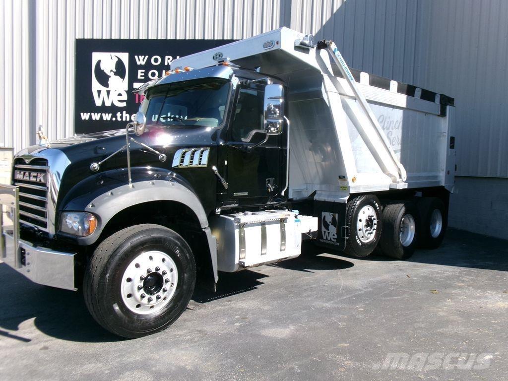 Mack GR64F Savivarčių priekabų vilkikai