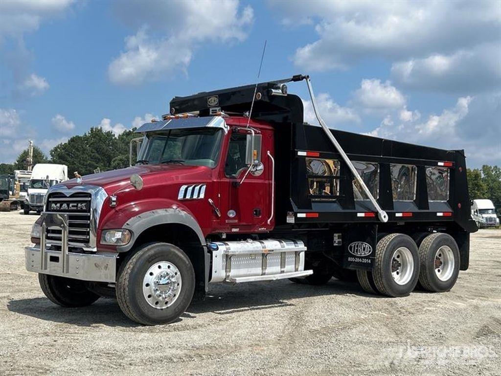 Mack GR64F Savivarčių priekabų vilkikai