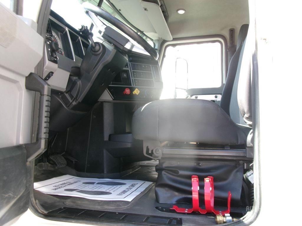 Mack Granite Savivarčių priekabų vilkikai