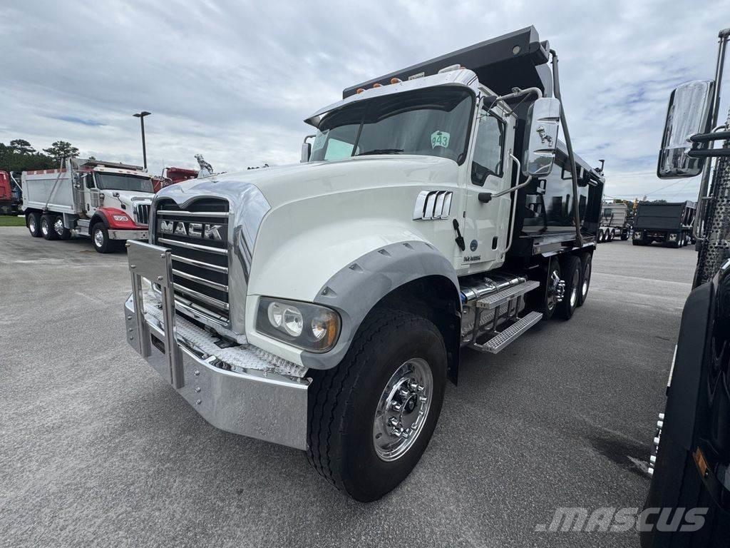 Mack Granite Savivarčių priekabų vilkikai