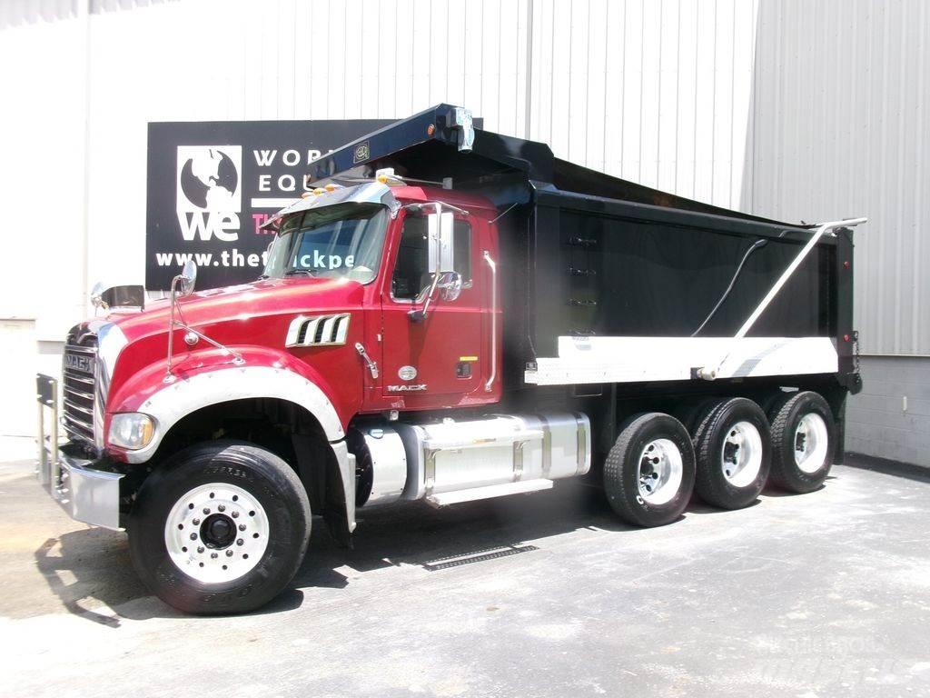 Mack GU 713 Savivarčių priekabų vilkikai