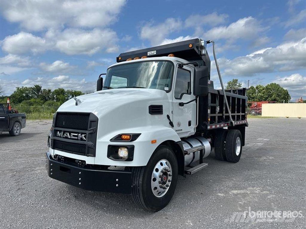 Mack MD6 Savivarčių priekabų vilkikai