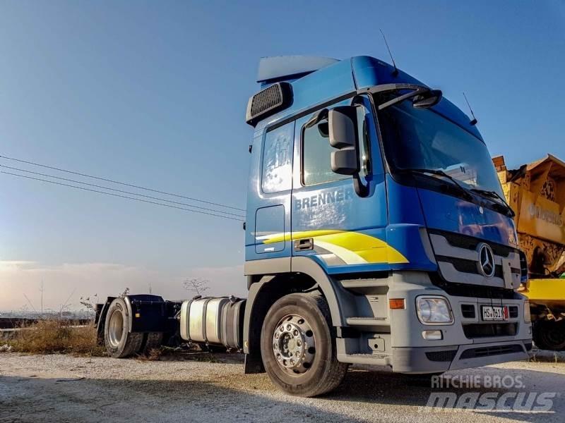Mercedes-Benz 18.46 Važiuoklė su kabina