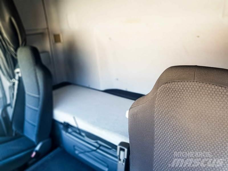 Mercedes-Benz 18.46 Važiuoklė su kabina