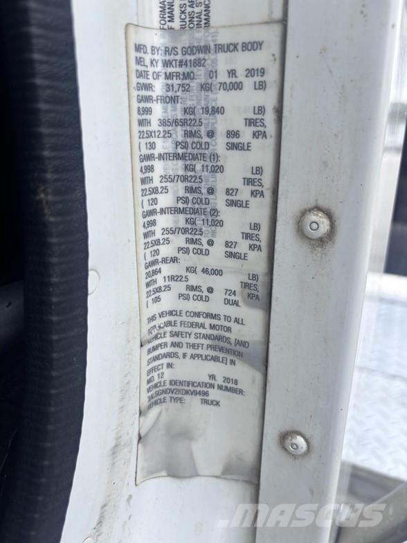 Freightliner 122SD Savivarčių priekabų vilkikai