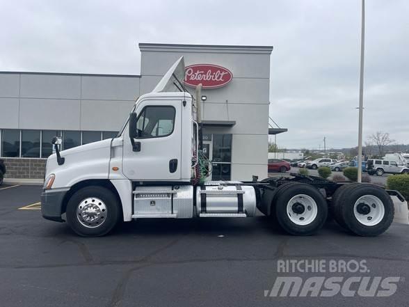 Freightliner CASCADIA 116 Naudoti vilkikai