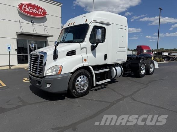 Freightliner CASCADIA 116 Naudoti vilkikai