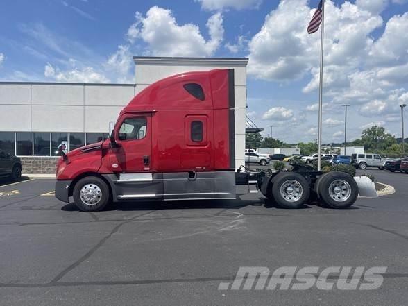 Freightliner CASCADIA 126 Naudoti vilkikai