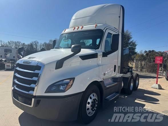 Freightliner CASCADIA 126 Naudoti vilkikai