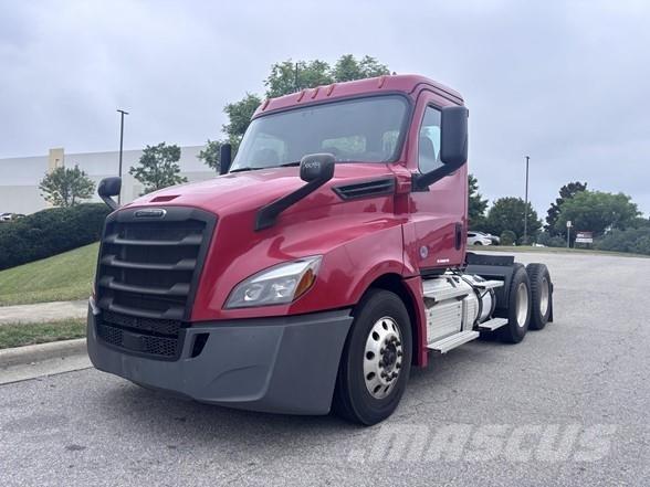 Freightliner CASCADIA 126 Naudoti vilkikai
