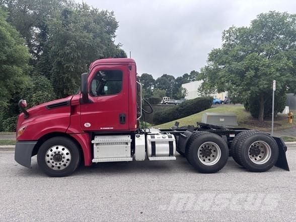 Freightliner CASCADIA 126 Naudoti vilkikai
