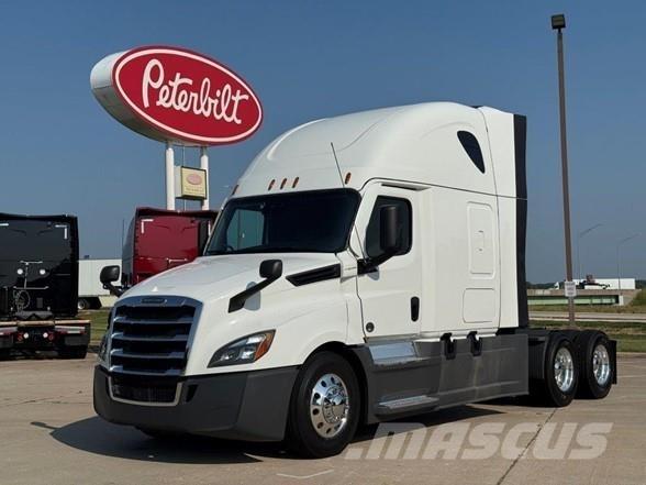Freightliner CASCADIA 126 Naudoti vilkikai