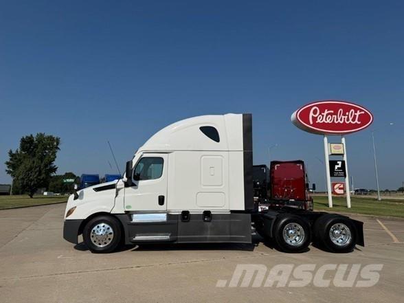 Freightliner CASCADIA 126 Naudoti vilkikai