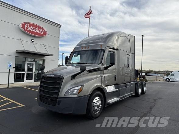 Freightliner CASCADIA 126 Naudoti vilkikai