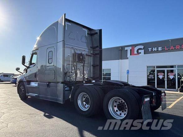 Freightliner CASCADIA 126 Naudoti vilkikai