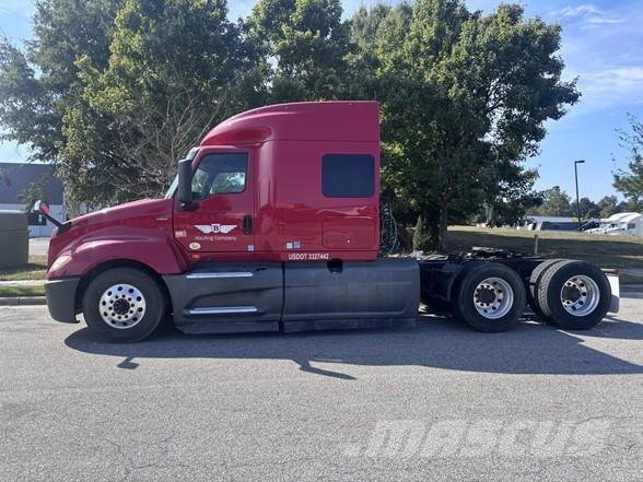 International LT Naudoti vilkikai