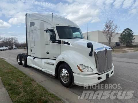 Kenworth T680 Naudoti vilkikai