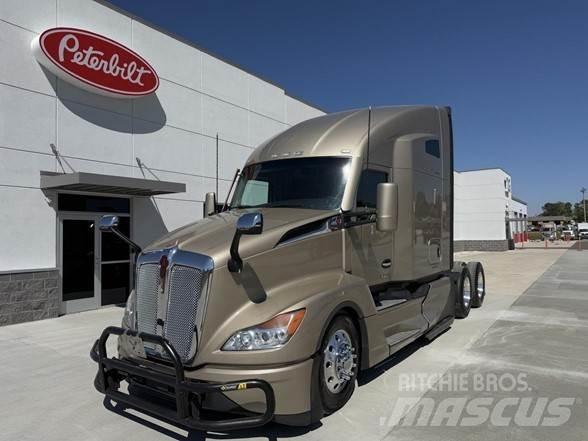 Kenworth T680 Naudoti vilkikai