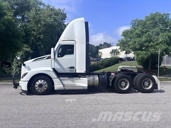 Kenworth T680 Naudoti vilkikai