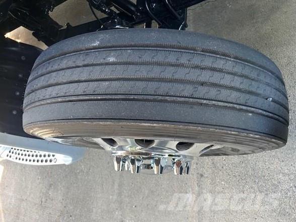 Kenworth T680 Naudoti vilkikai