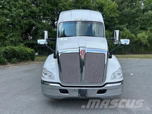 Kenworth T680 Naudoti vilkikai