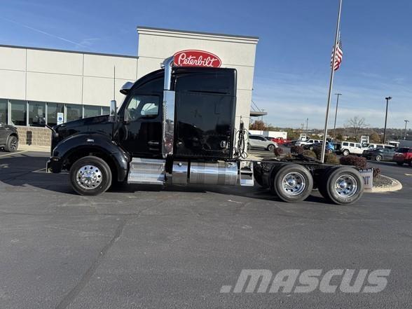 Kenworth T880 Naudoti vilkikai